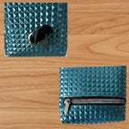 Detailansicht des Kotbeutelspenders vorne und hinten