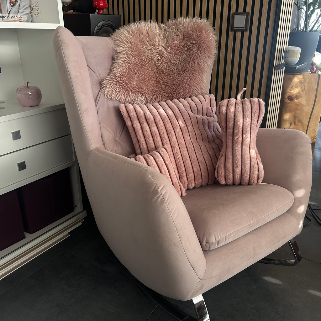 Premium - Leseknochen aus flauschigem Kunstfell in Hellbraun oder Altrosa