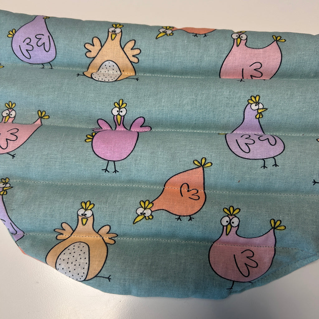 Menstruationskissen mit lustigen Vögeln für weniger lustige Tage