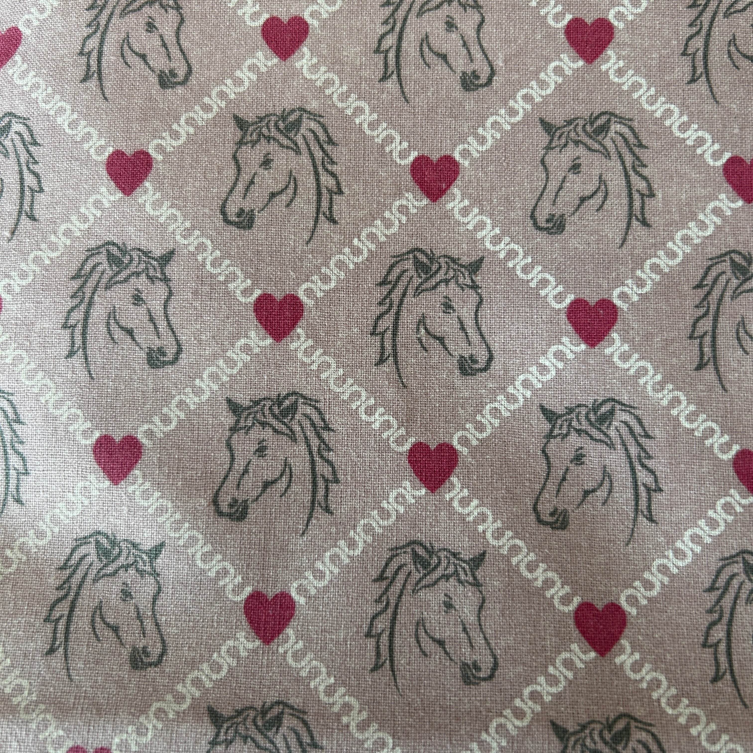 Nacken- und Schulterkissen mit Traubenkernen oder Bio-Dinkel, gesteppt